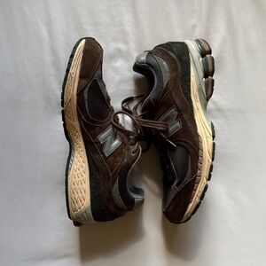 New Balance Men's Dark Brown and Gray Sneakers